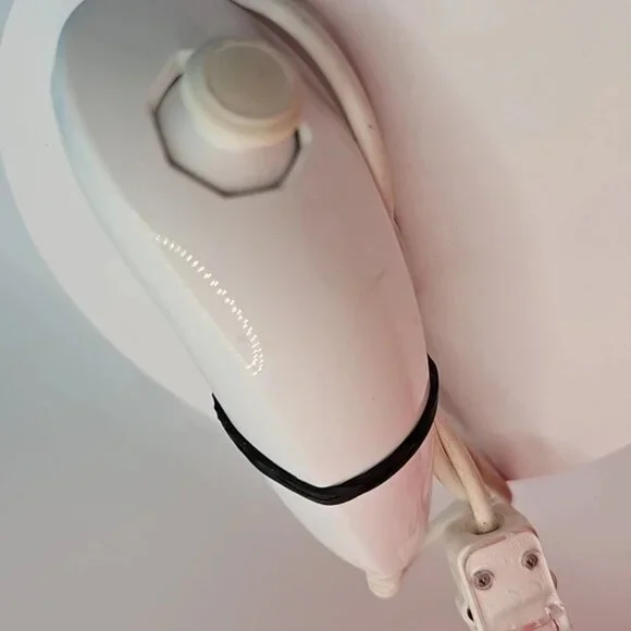 Nintendo Wii RVL-001 Console Gamecube With Cables, Sensor, Controller Etc - Picture 9 of 16